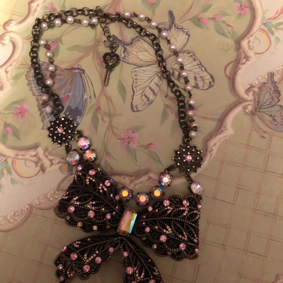 🎀 Betsey Johnson Box Necklace 🎀 - Picture 3 of 5